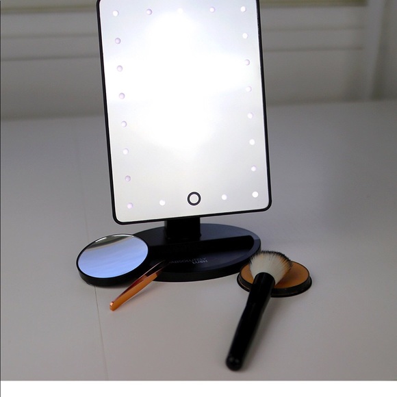 Lighted Makeup Mirror - Picture 3 of 3